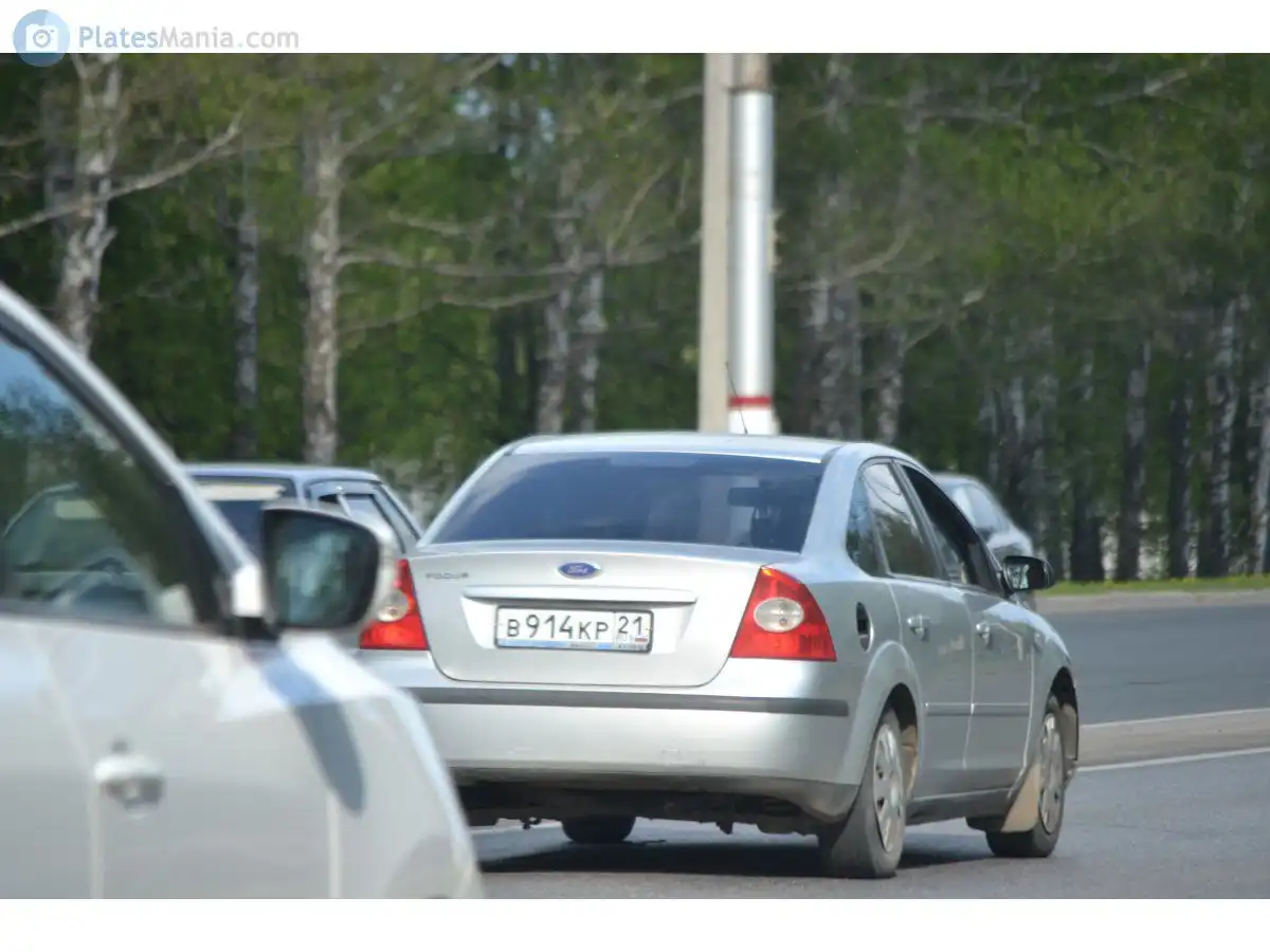 Фото автомобиля FORD FOCUS, 2006 — госномер М834МХ21. Цвет: Серебристый