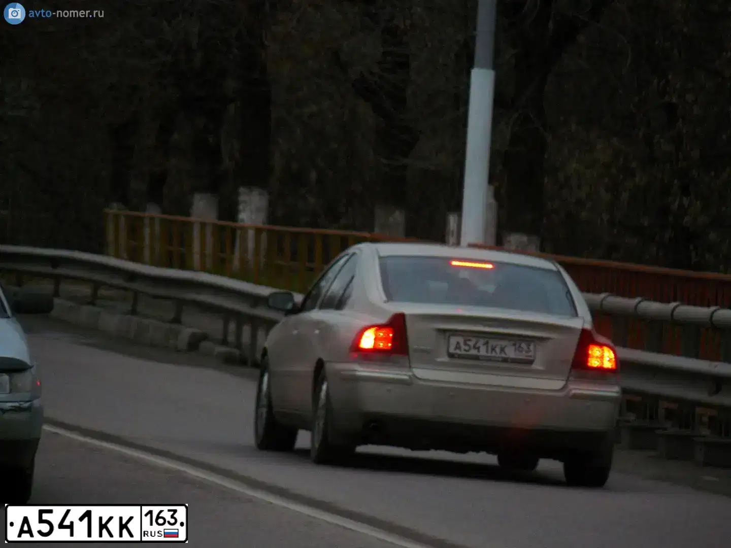 Фото автомобиля VOLVO S60, 2004 — госномер А541КК163. Цвет: СВЕТЛО-ЗЕЛЕНЫЙ