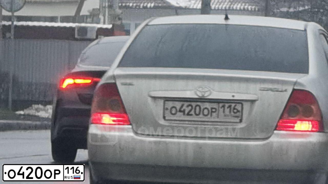 Фото автомобиля TOYOTA COROLLA, 2005 — госномер О420ОР116. Цвет: СЕРЕБРИСТЫЙ