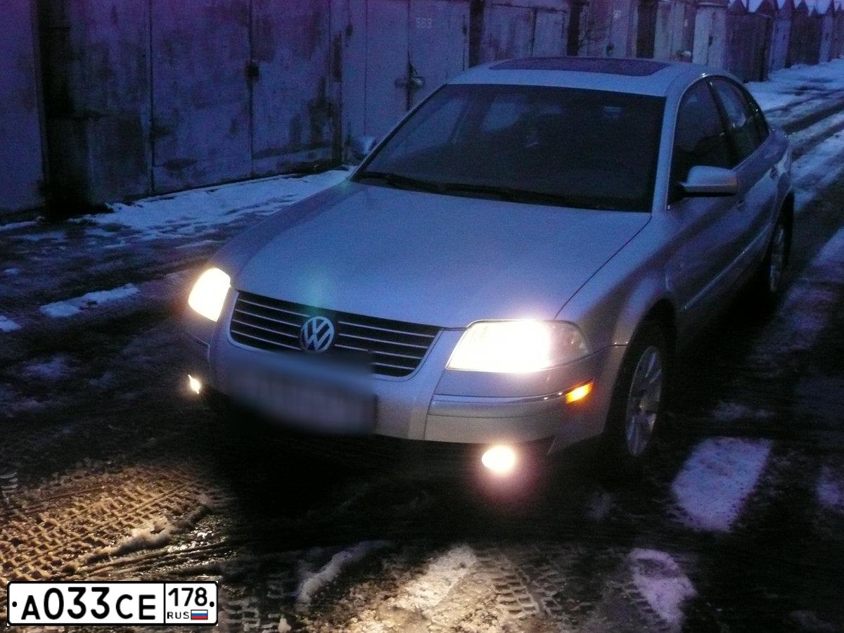 Фото автомобиля VOLKSWAGEN PASSAT, 2002 — госномер А033СЕ178. Цвет: СЕРЕБРИСТЫЙ