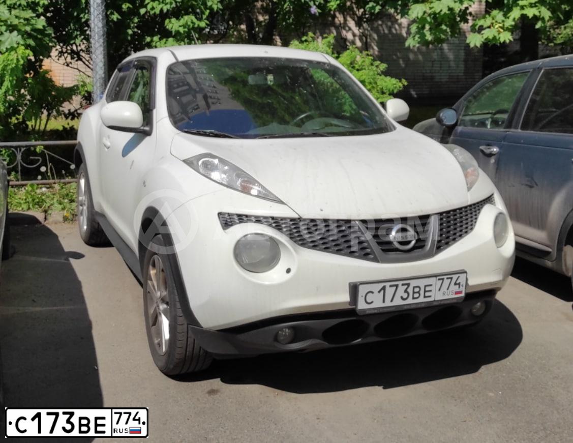 Фото автомобиля NISSAN JUKE, 2012 — госномер К549ММ99. Цвет: Белый
