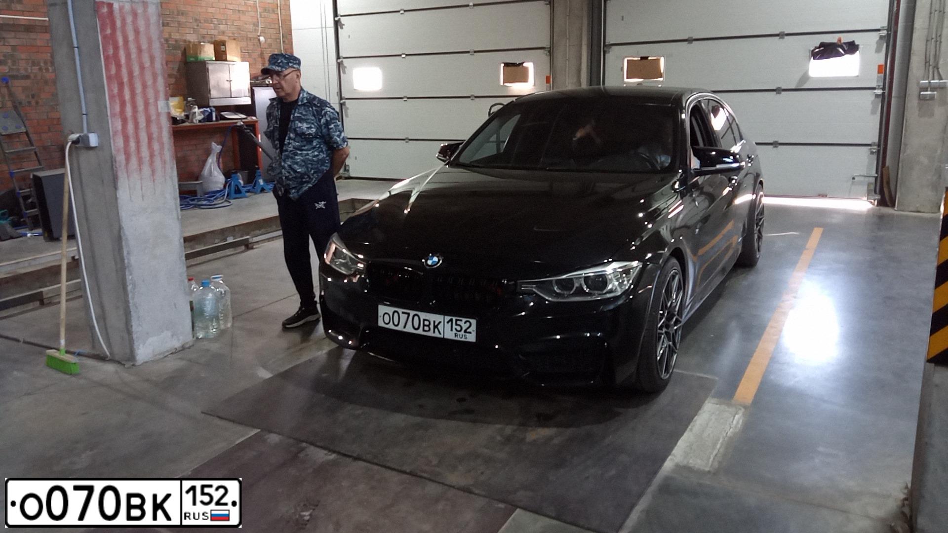 Фото автомобиля BMW 320I, 2014 — госномер К860ОН761. Цвет: ЧЕРНЫЙ