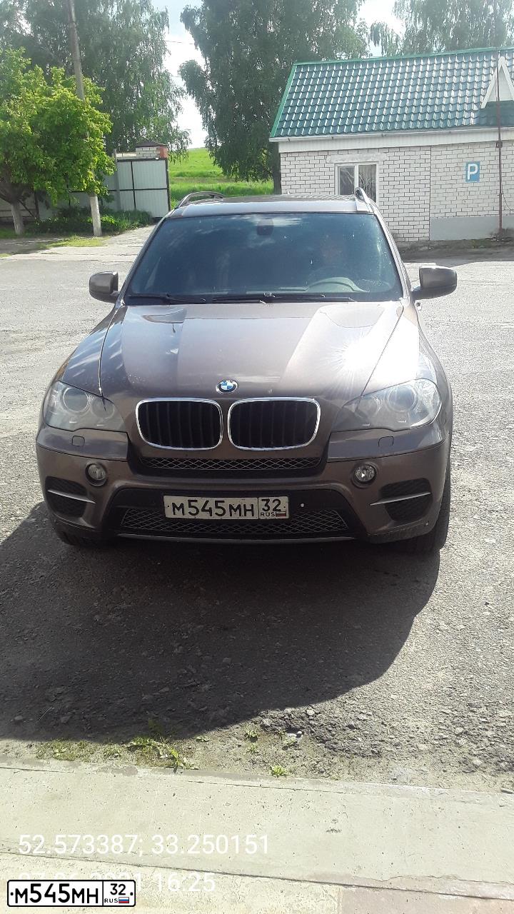 Фото автомобиля BMW X5, 2011 — госномер К775ХХ33. Цвет: Коричневый