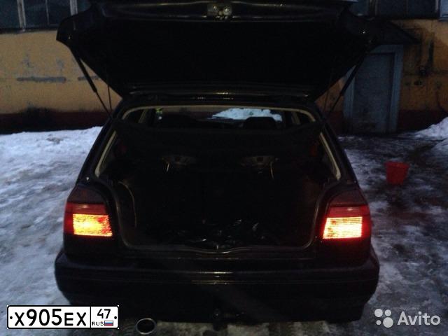 Фото автомобиля VOLKSWAGEN GOLF, 1993 — госномер Х905ЕХ47. Цвет: ЧЕРНЫЙ