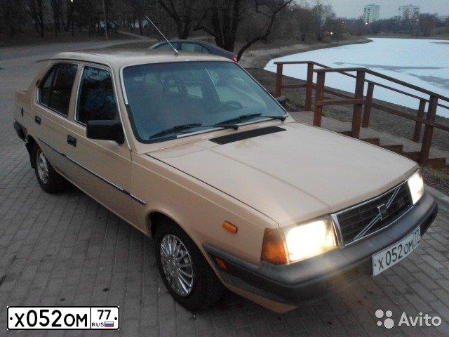 Фото автомобиля VOLVO 340, 1982 — госномер Х052ОМ77. Цвет: БЕЖЕВЫЙ