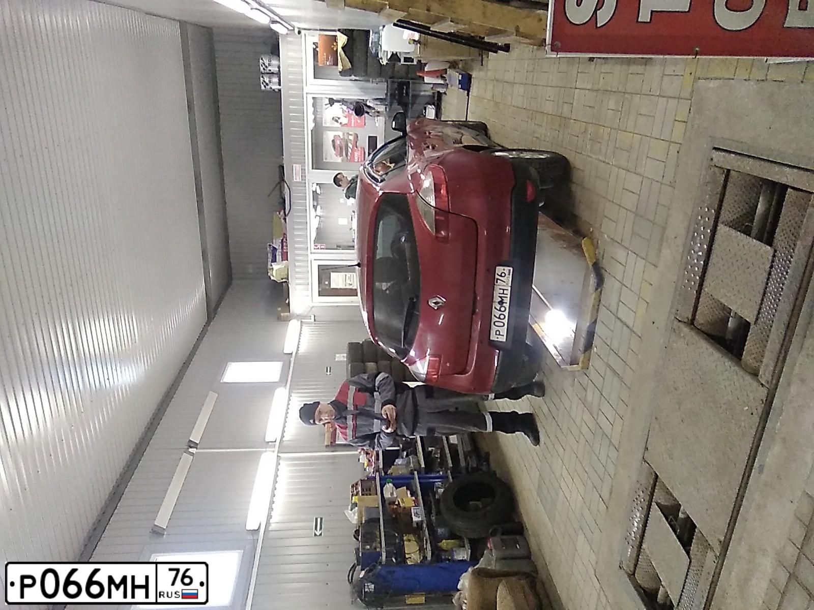 Фото автомобиля RENAULT MEGANE, 2009 — госномер М478КА35. Цвет: КРАСНЫЙ