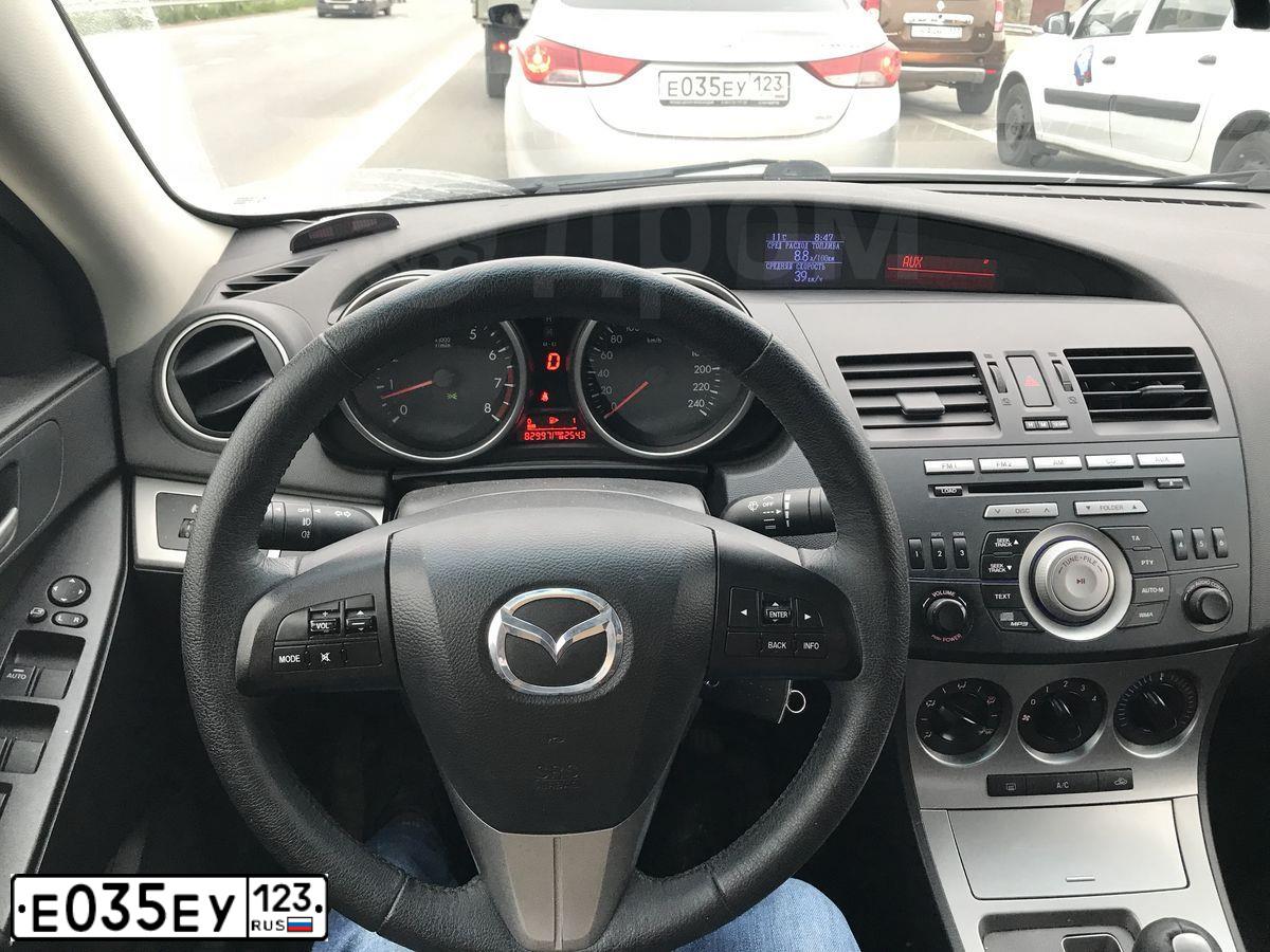 Фото автомобиля HYUNDAI ELANTRA, 2012. Цвет: Серебристый