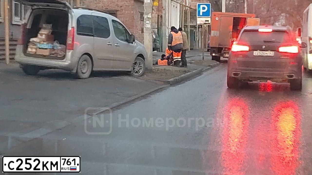Фото автомобиля HONDA CIVIC, 2010 — госномер С252КМ761. Цвет: ЧЕРНЫЙ