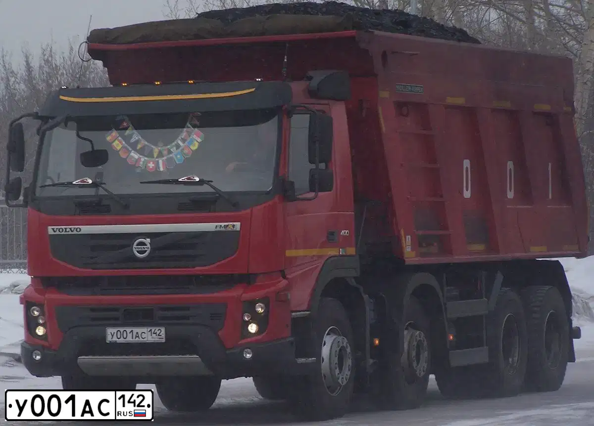 Фото автомобиля TOYOTA HILUX, 2015 — госномер М282РК142