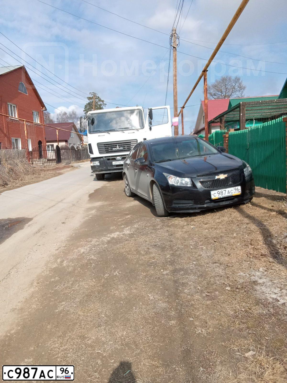 Фото автомобиля CHEVROLET CRUZE, 2011 — госномер С987АС96. Цвет: ЧЕРНЫЙ