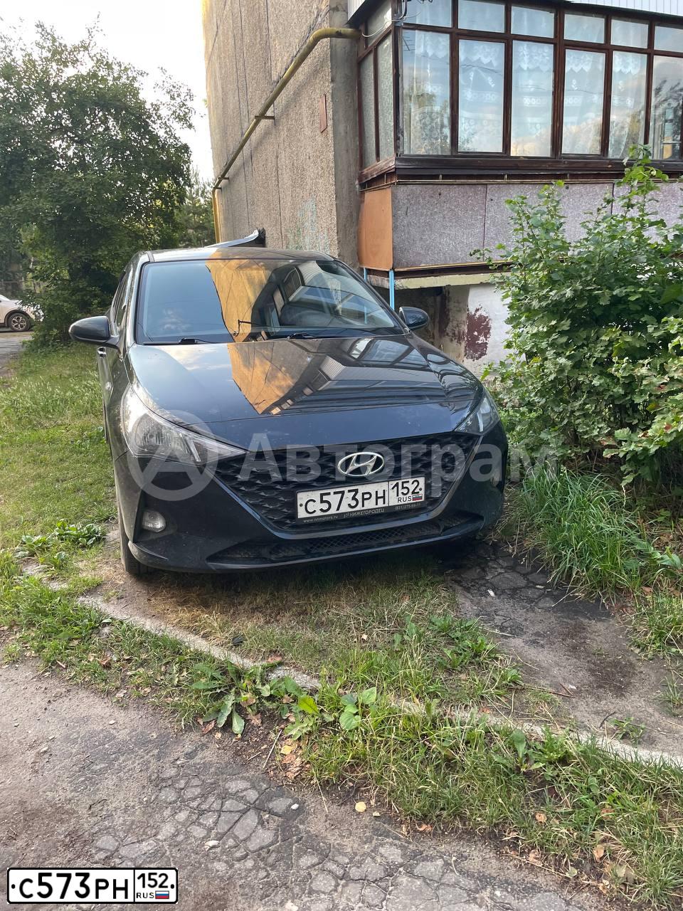Фото автомобиля HYUNDAI SOLARIS, 2020 — госномер У380ЕК152. Цвет: ЧЕРНЫЙ