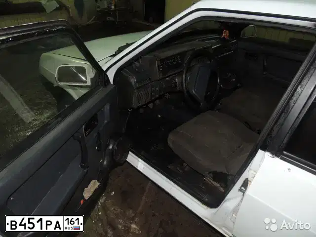 Фото автомобиля LADA 2109 SAMARA, 1998 — госномер В828ВМ161. Цвет: ЯРКО-БЕЛЫЙ