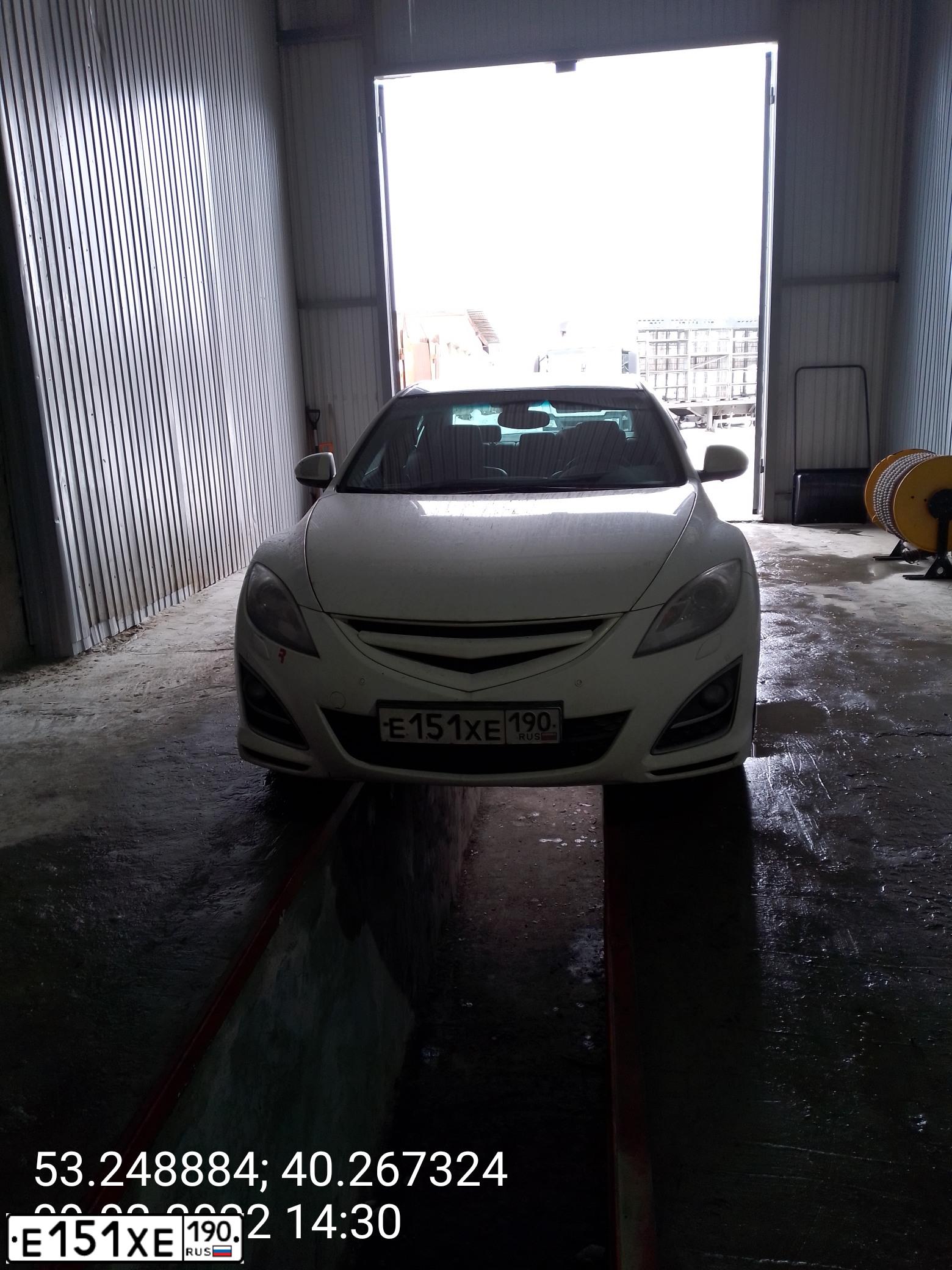 Фото автомобиля MAZDA 6, 2012 — госномер Е151ХЕ190. Цвет: Белый