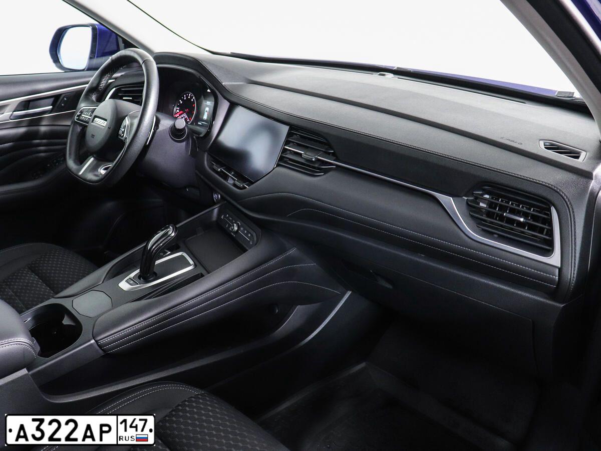 Фото автомобиля HAVAL F7, 2019 — госномер К715ОО799. Цвет: синий