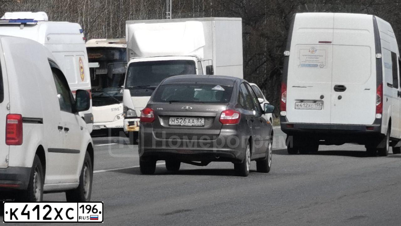 Фото автомобиля LADA 1118 KALINA, 2011 — госномер К412ХС196. Цвет: СЕРЕБРИСТЫЙ
