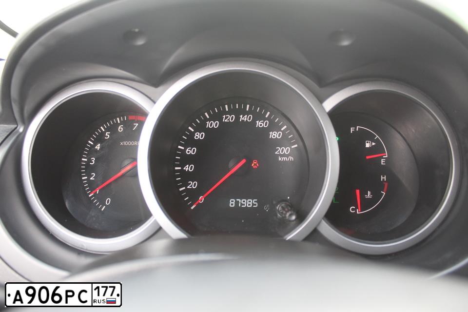 Фото автомобиля SUZUKI /GRAND/ VITARA, 2007 — госномер М694ЕТ136. Цвет: СЕРЫЙ