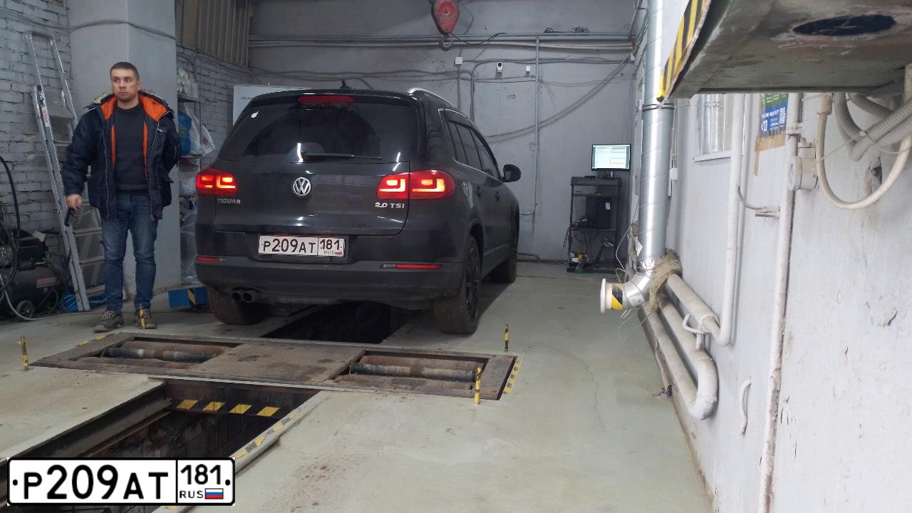 Фото автомобиля VOLKSWAGEN TIGUAN, 2013 — госномер А056ЕК181