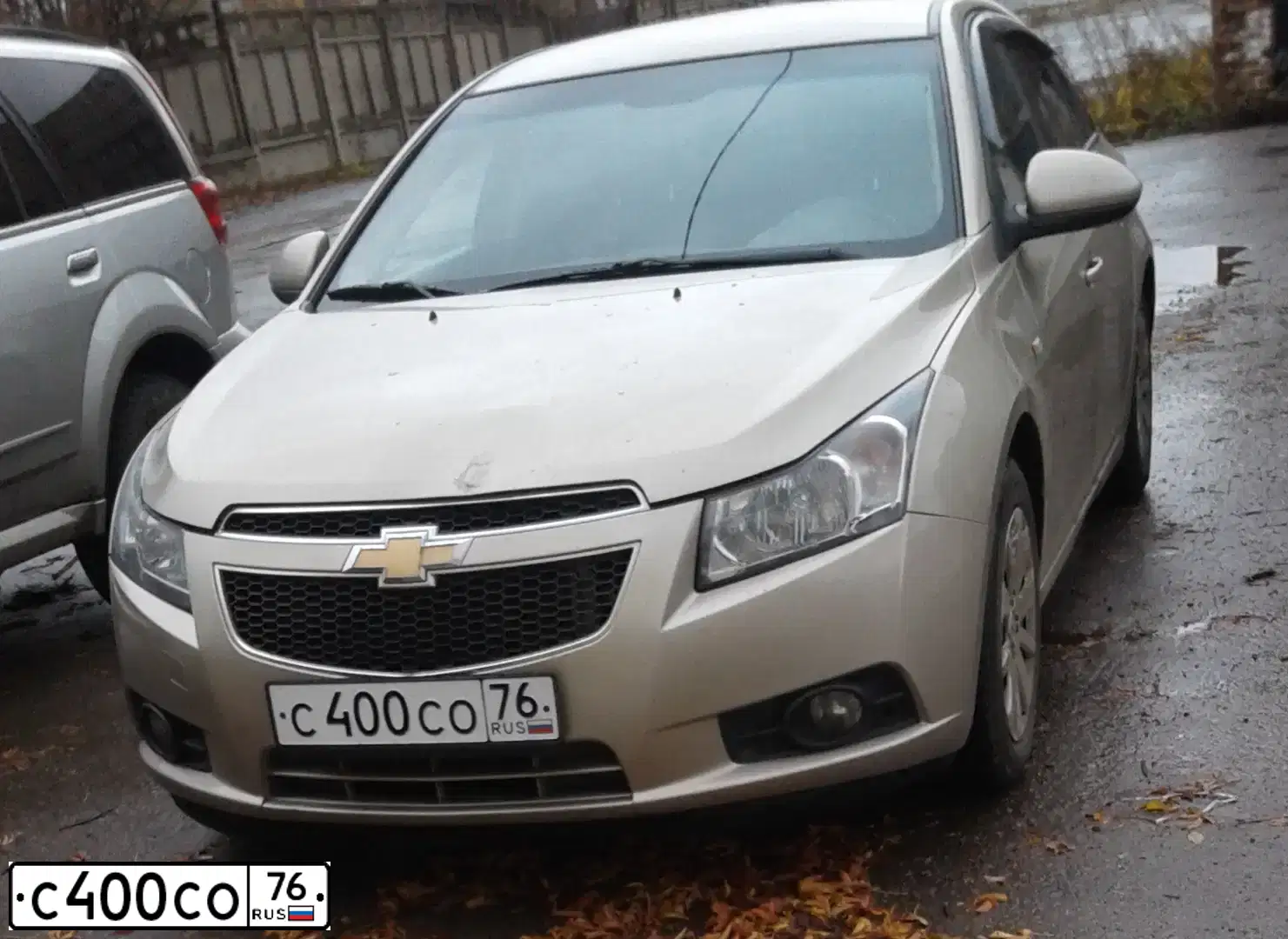Фото автомобиля CHEVROLET CRUZE, 2010 — госномер С400СО76. Цвет: БЕЖЕВЫЙ