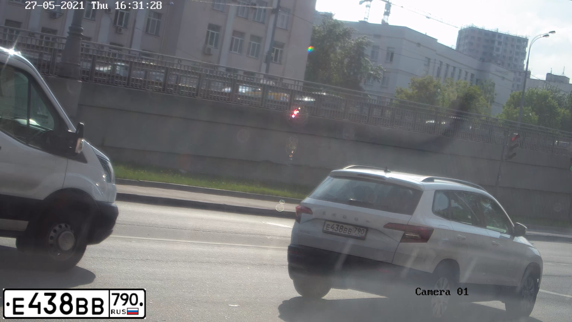 Фото автомобиля SKODA KAROQ, 2020 — госномер Е438ВВ790. Цвет: Белый