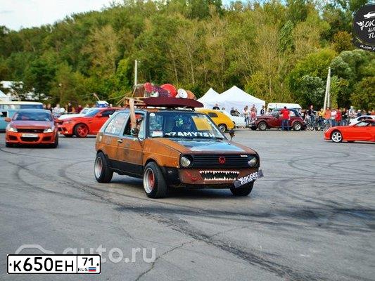 Фото автомобиля VOLKSWAGEN GOLF, 1987 — госномер К650ЕН71. Цвет: СЕРОЗЕЛЕНЫЙ МЕТАЛИК