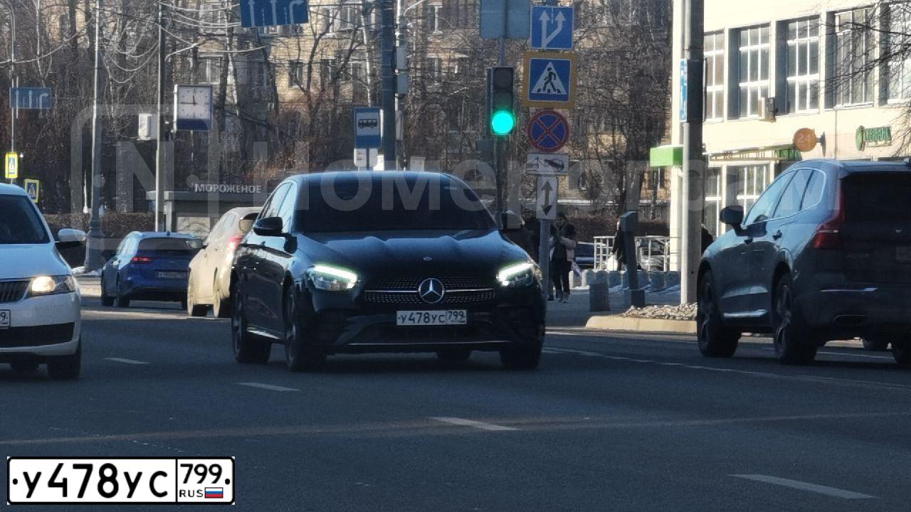 Фото автомобиля MERCEDES-BENZ E-CLASS Е 220 D 4МАТIС, 2021 — госномер У478УС799. Цвет: ЧЕРНЫЙ