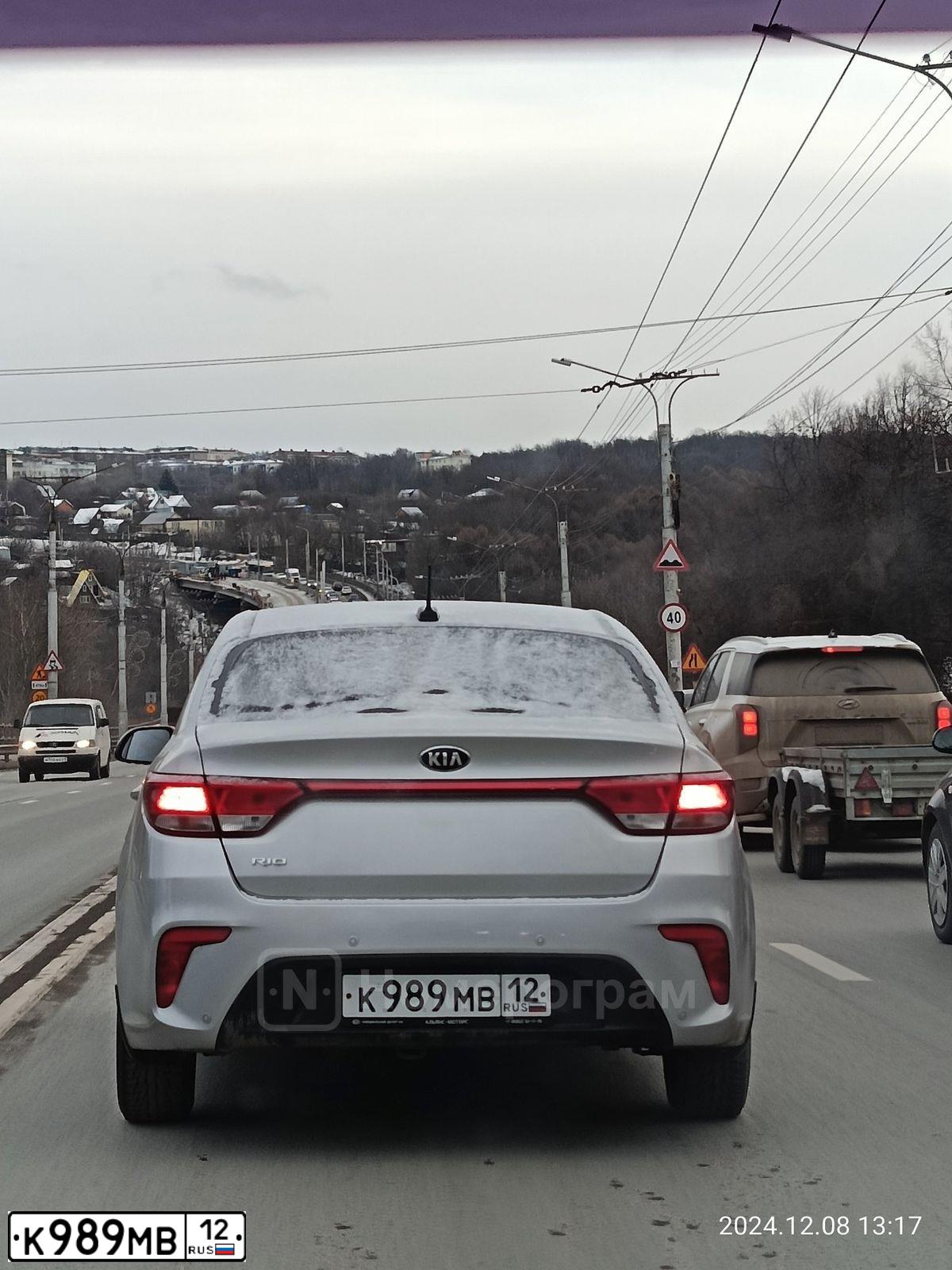 Фото автомобиля KIA RIO, 2017 — госномер К989МВ12. Цвет: СЕРЕБРИСТЫЙ