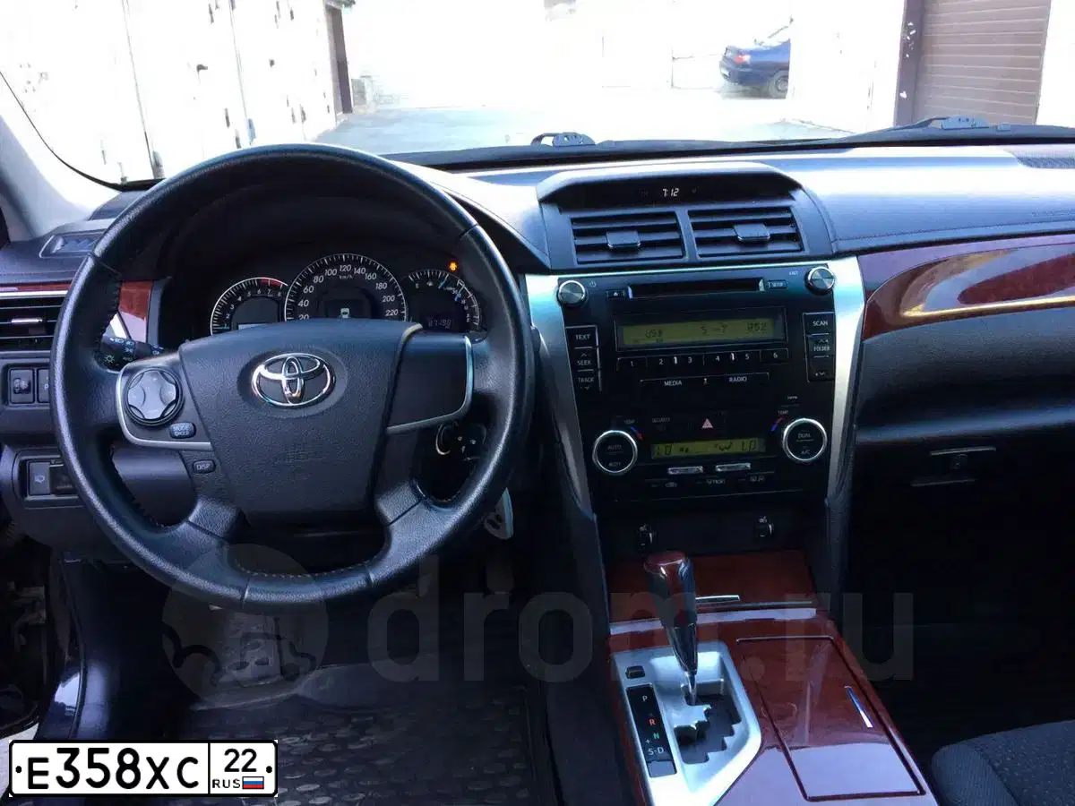 Фото автомобиля TOYOTA CAMRY, 2011 — госномер У666АН142
