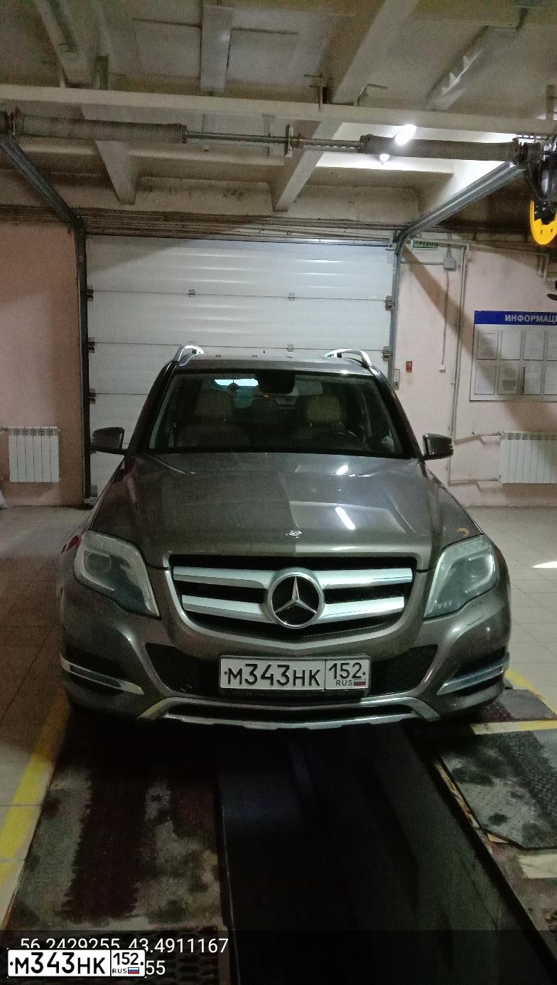 Фото автомобиля MERCEDES GLK-KLASSE, 2013 — госномер Х989НМ152. Цвет: СЕРЫЙ