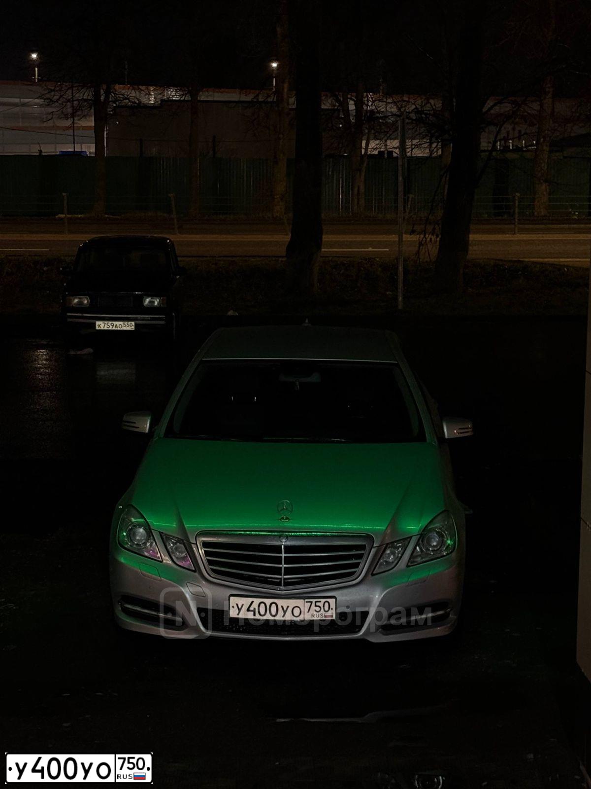 Фото автомобиля MERCEDES E-KLASSE, 2010 — госномер У400УО750. Цвет: СЕРЕБРИСТЫЙ
