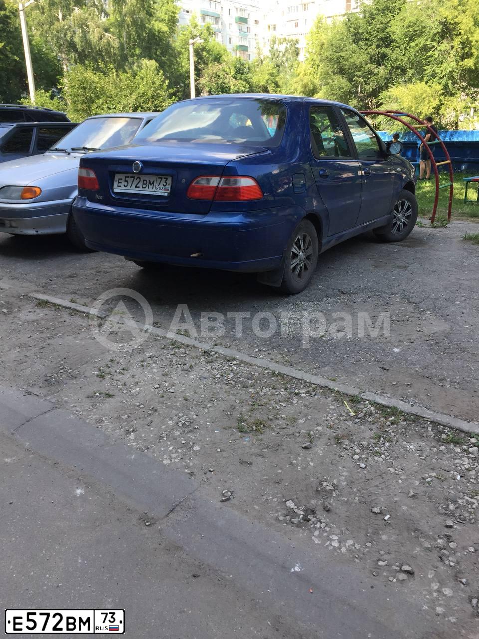 Фото автомобиля FIAT ALBEA, 2008 — госномер Е572ВМ73. Цвет: СИНИЙ ТЕЗЕЙ