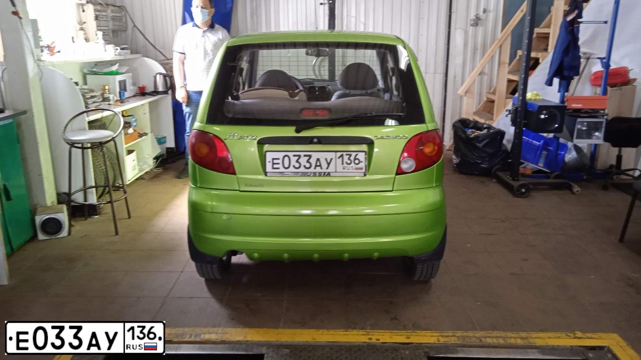 Фото автомобиля DAEWOO MATIZ, 2007 — госномер Е033АУ136. Цвет: ЯРКО-САЛАТОВЫЙ