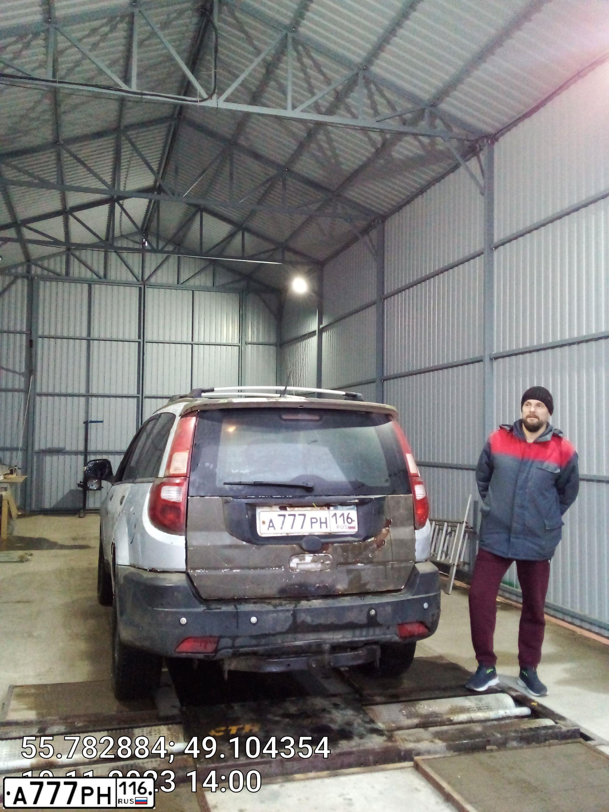 Фото автомобиля GREAT WALL HOVER, 2010 — госномер Н877АА116. Цвет: СВЕТЛО-СЕРЫЙ