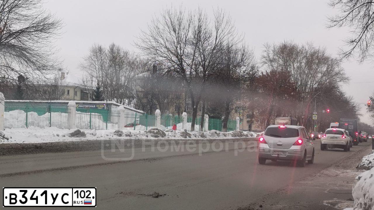 Фото автомобиля BOGDAN 2110/2111, 2010 — госномер Т827ТТ174. Цвет: СИНЕ-ЗЕЛЕНЫЙ