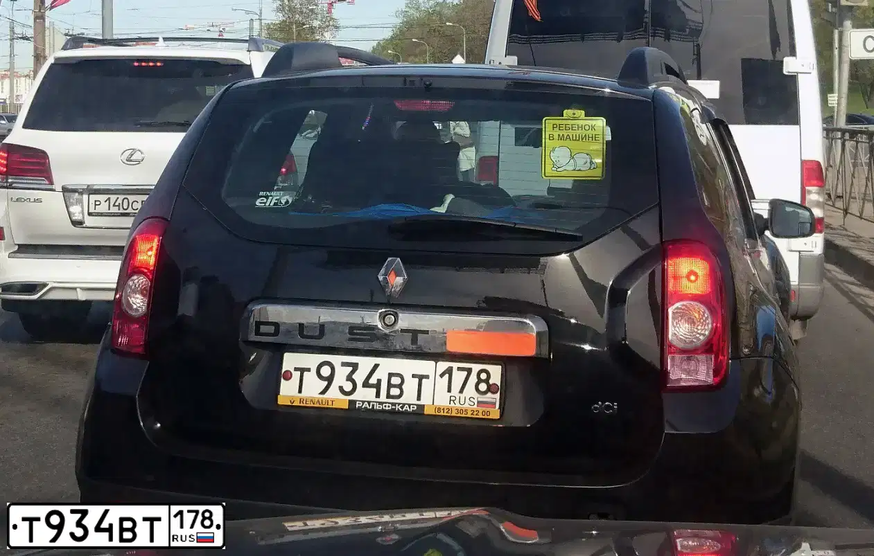 Фото автомобиля RENAULT DUSTER, 2014 — госномер Т934ВТ178. Цвет: ЧЕРНЫЙ