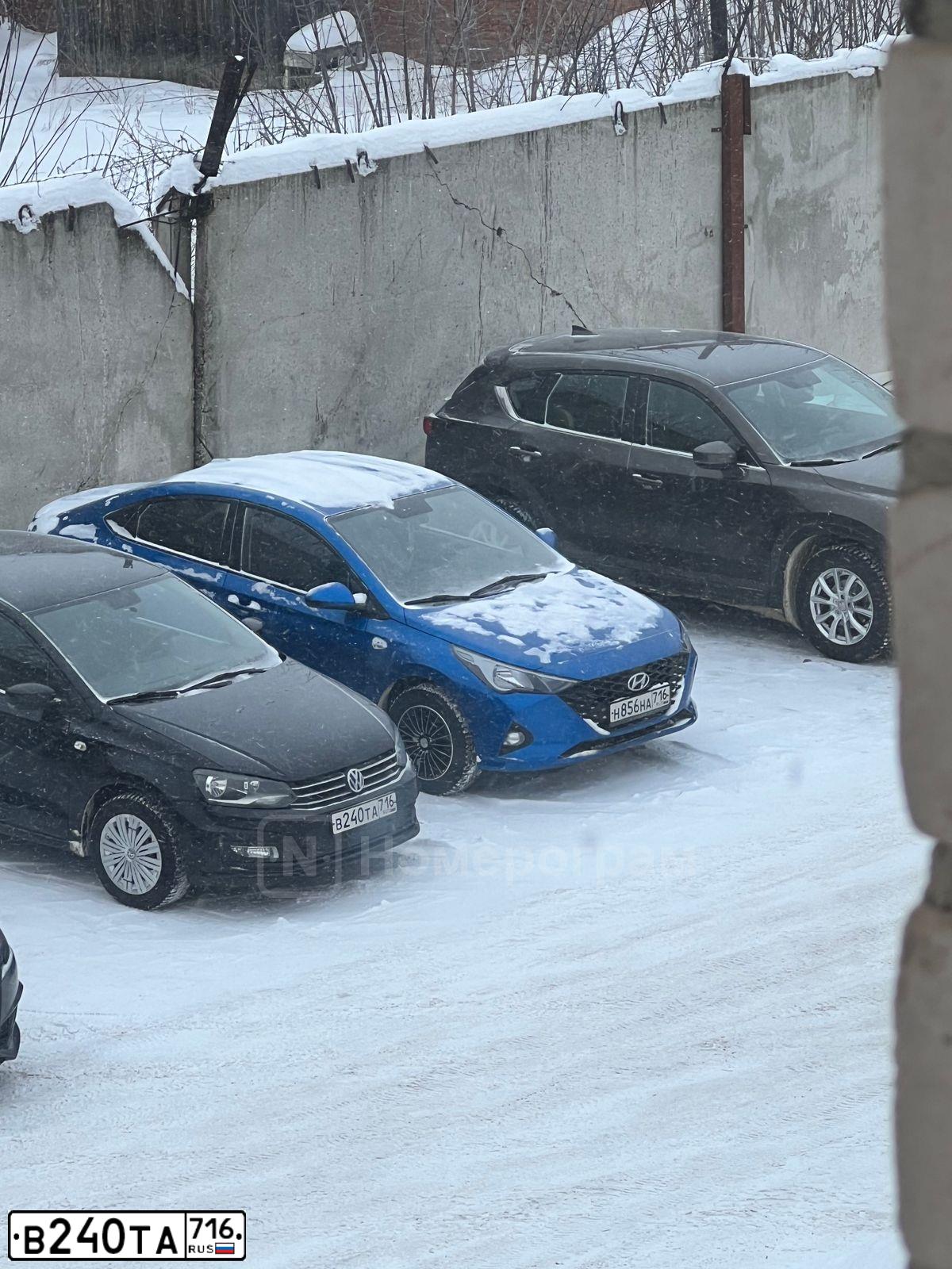 Фото автомобиля VOLKSWAGEN POLO, 2016 — госномер В240ТА716. Цвет: ЧЕРНЫЙ