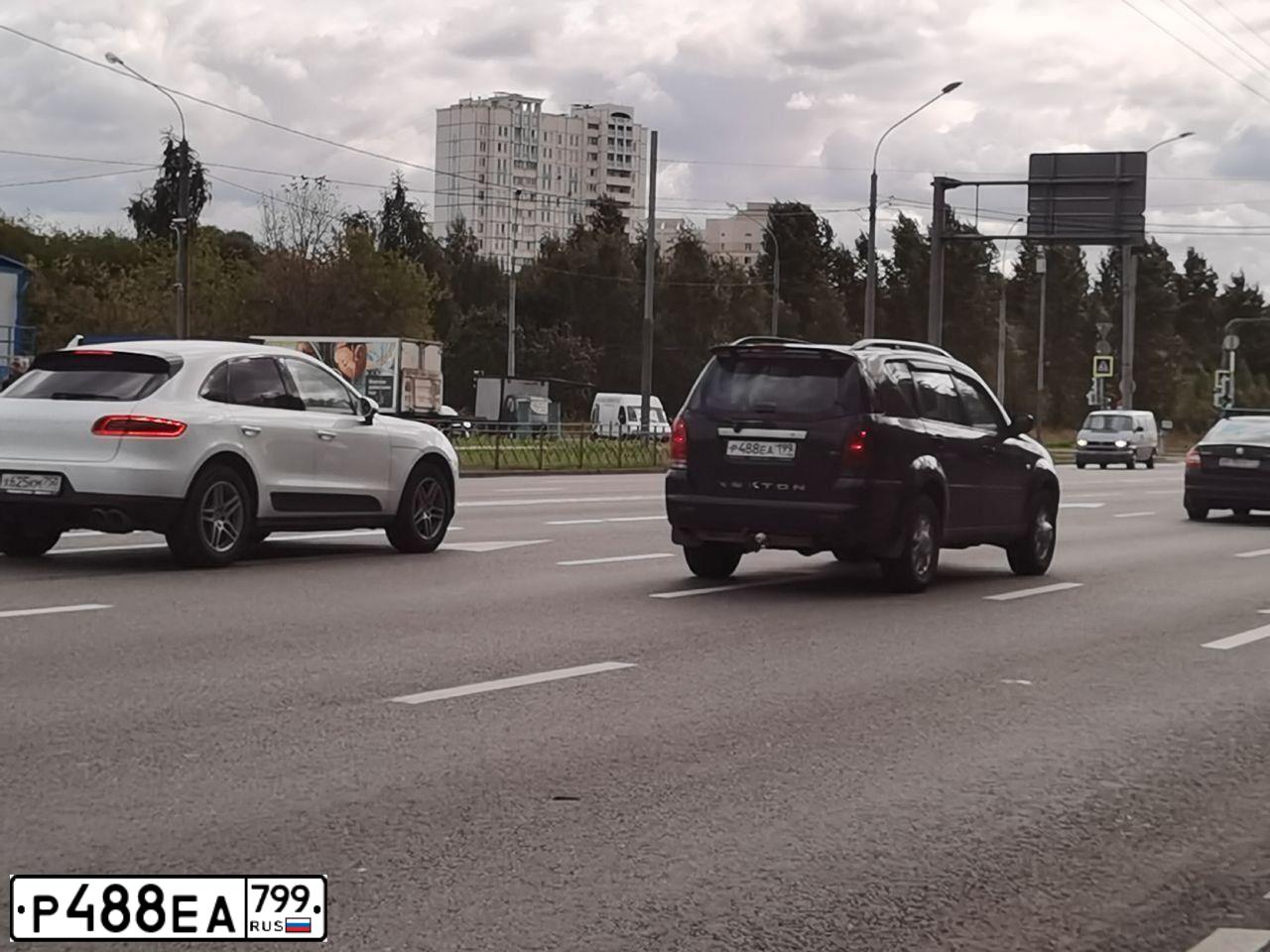 Фото автомобиля BMW X5, 2018 — госномер Р488ЕА799. Цвет: БЕЛЫЙ МЕТАЛЛИК