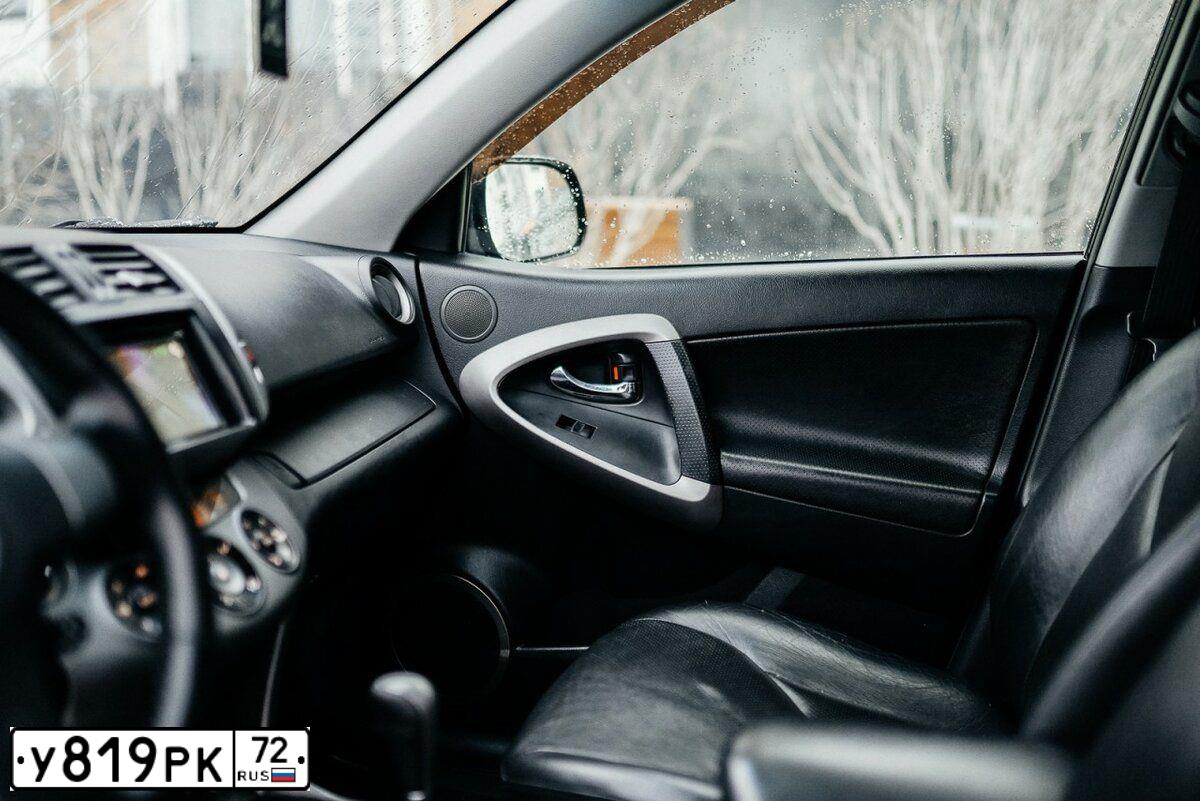 Фото автомобиля TOYOTA RAV4, 2008 — госномер Х849СТ72. Цвет: ЧЕРНЫЙ