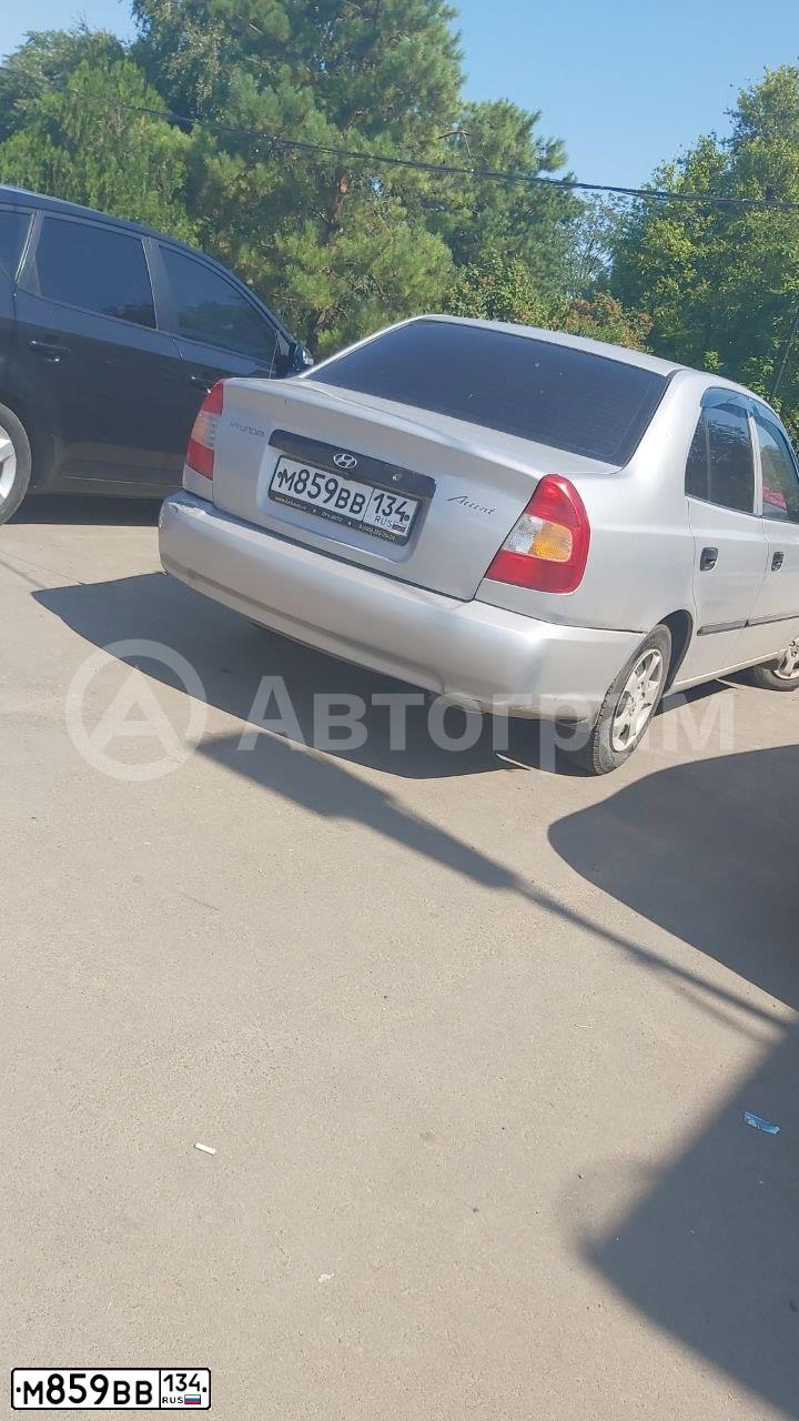 Фото автомобиля HYUNDAI ACCENT, 2004 — госномер М911ЕУ761. Цвет: СЕРЕБРИСТЫЙ
