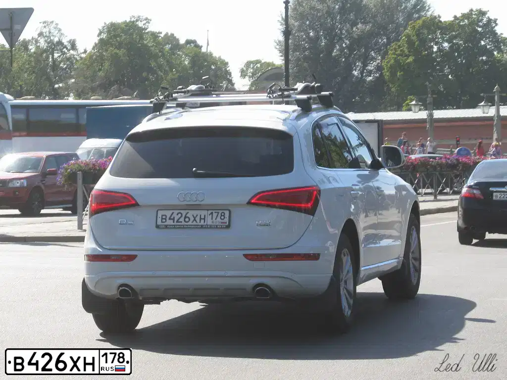 Фото автомобиля AUDI Q5, 2015 — госномер О369ОТ47. Цвет: БЕЛЫЙ
