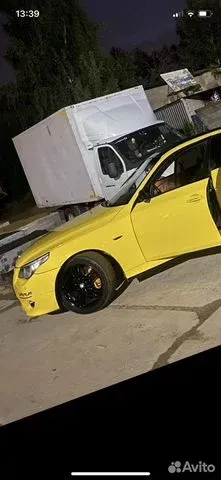 Фото автомобиля BMW SERIE 5, 2006 — госномер Р709АЕ40. Цвет: ЖЕЛТЫЙ