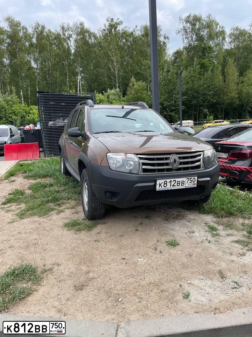 Фото автомобиля RENAULT DUSTER, 2014 — госномер А286КЕ181