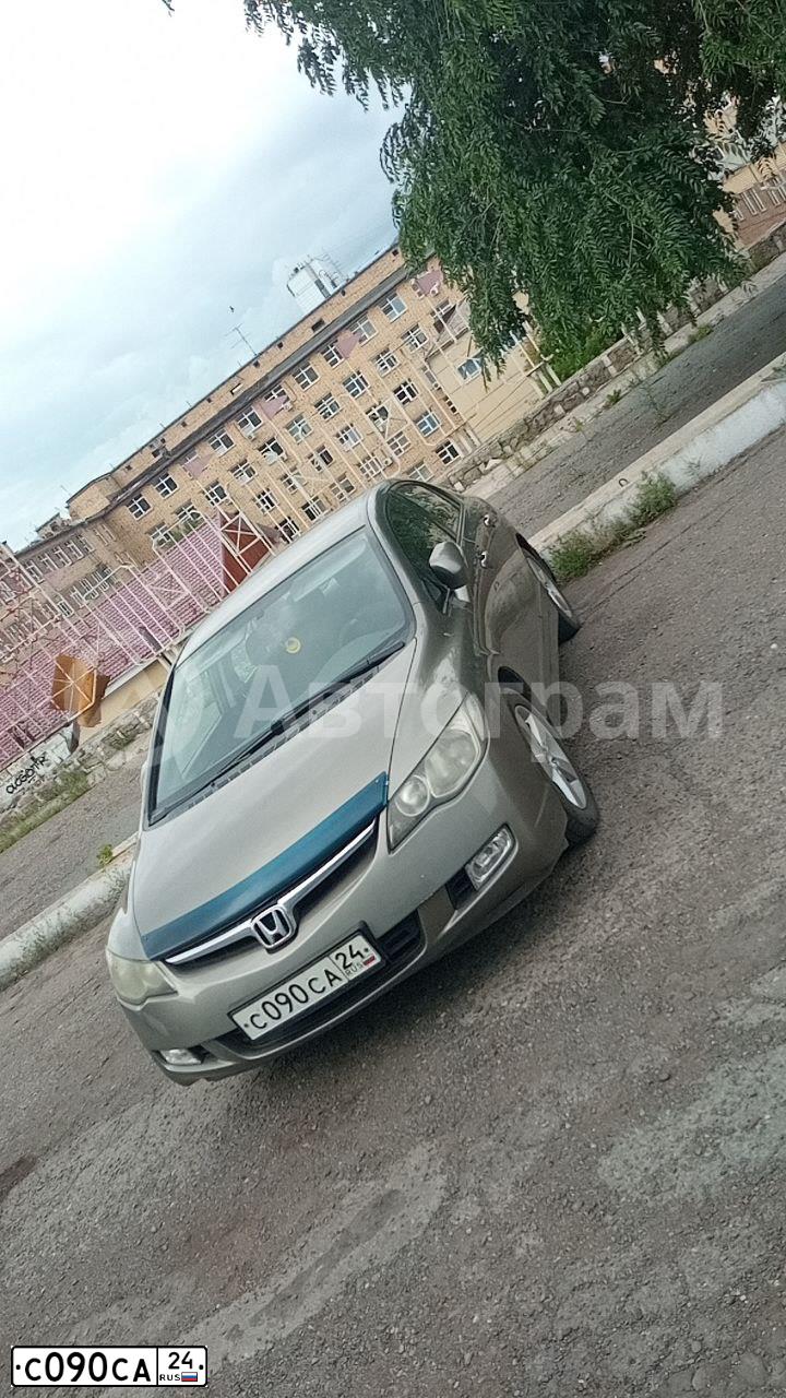 Фото автомобиля HONDA CIVIC, 2007 — госномер С090СА24. Цвет: СЕРЫЙ