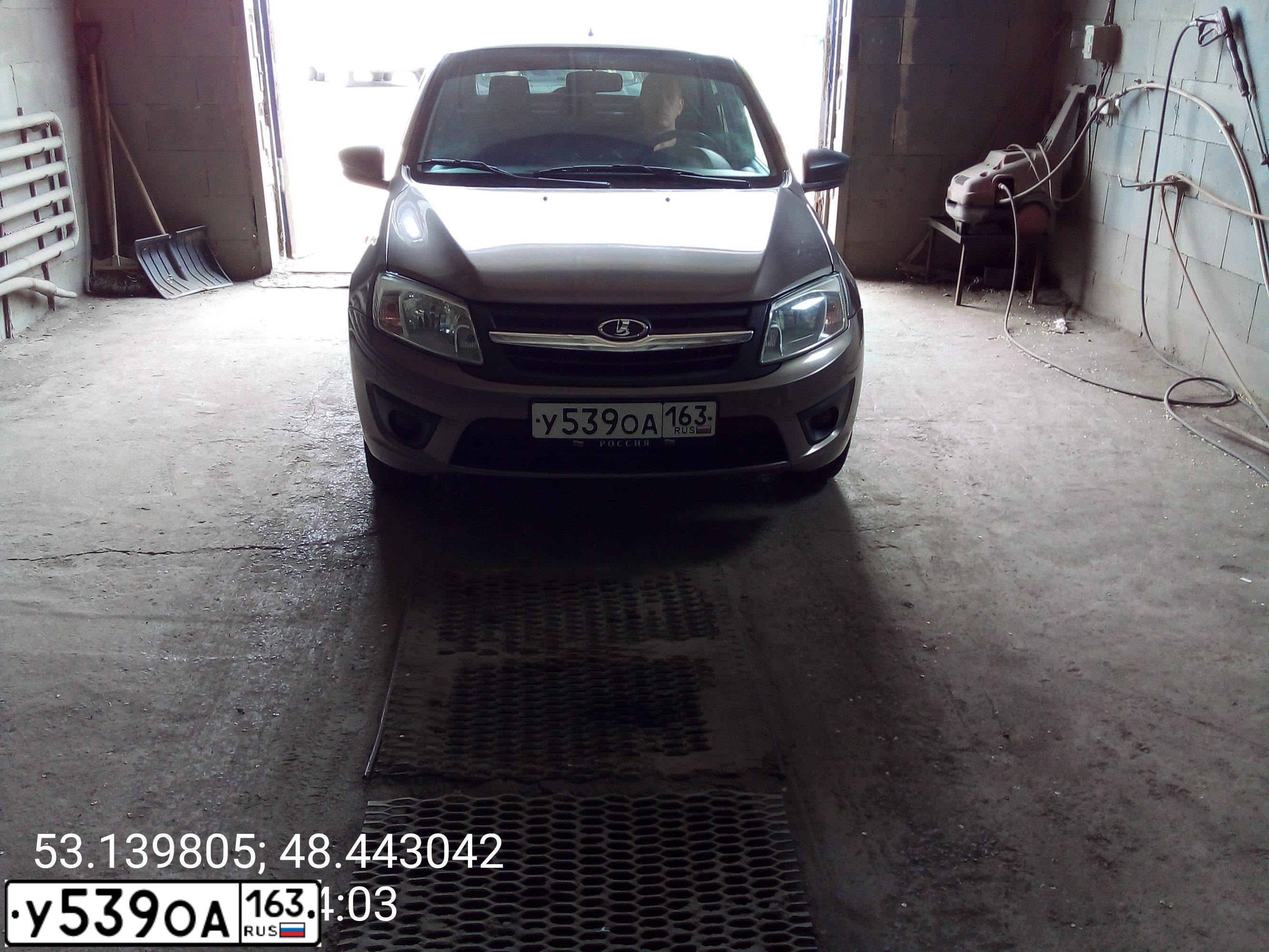 Фото автомобиля LADA 2190 GRANTA, 2016 — госномер Е681АВ763. Цвет: Золотисто-коричневый