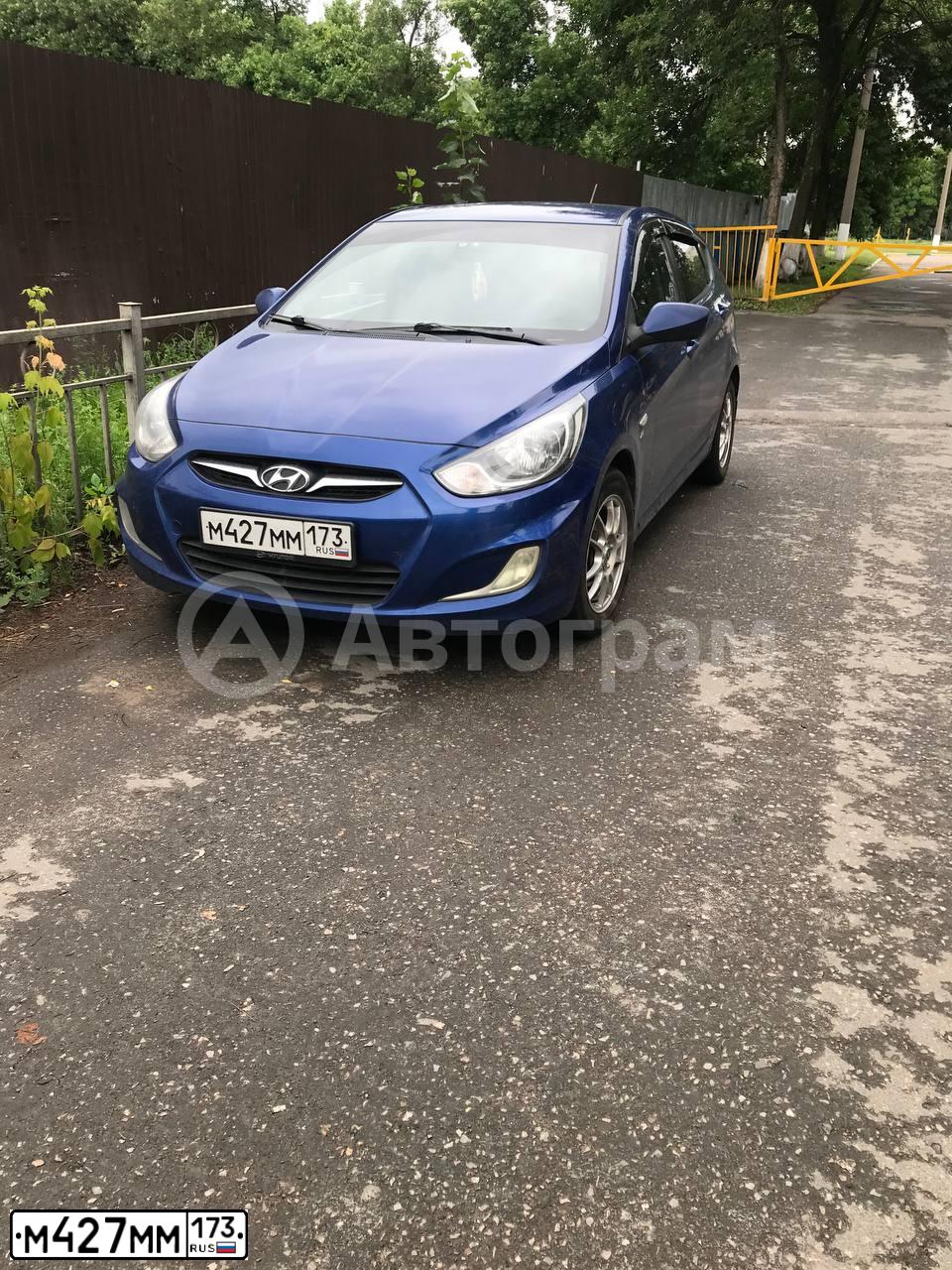 Фото автомобиля HYUNDAI SOLARIS, 2013 — госномер М427ММ173. Цвет: ТЕМНО СИНИЙ