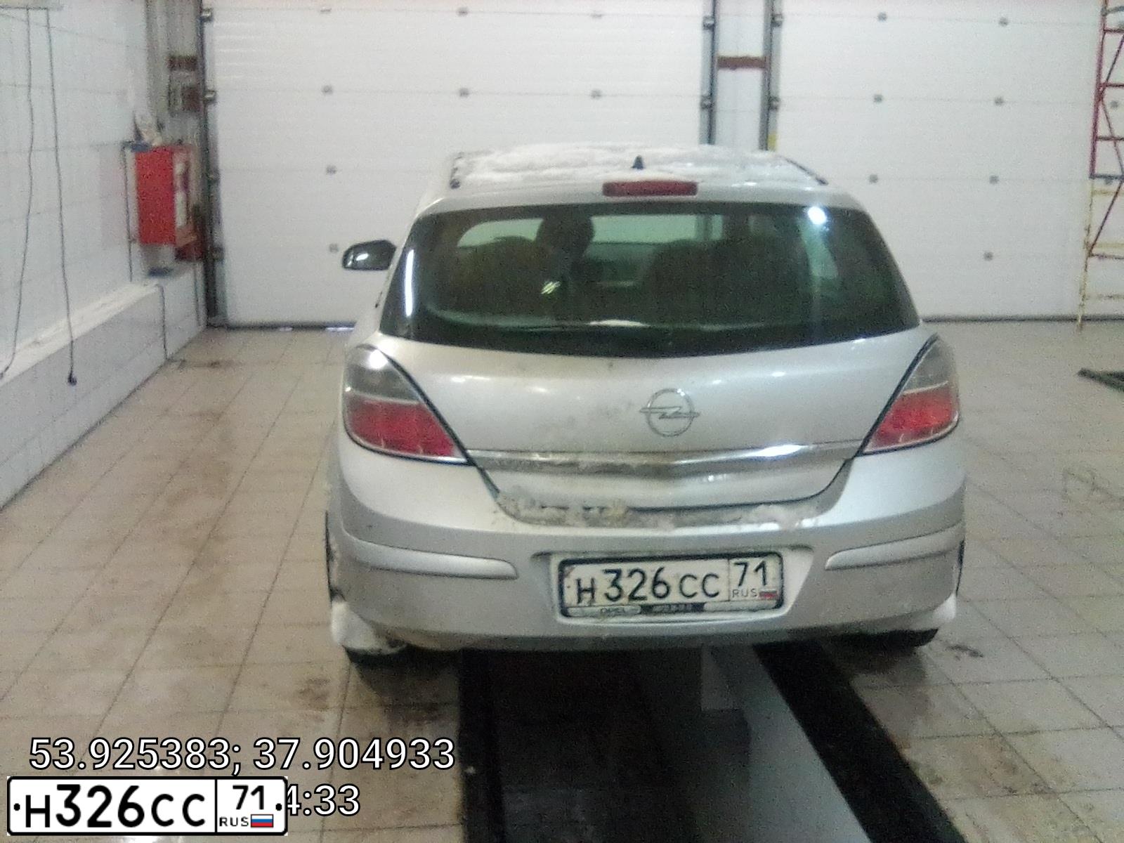 Фото автомобиля OPEL ASTRA, 2007 — госномер С607ЕХ40. Цвет: Серебристый