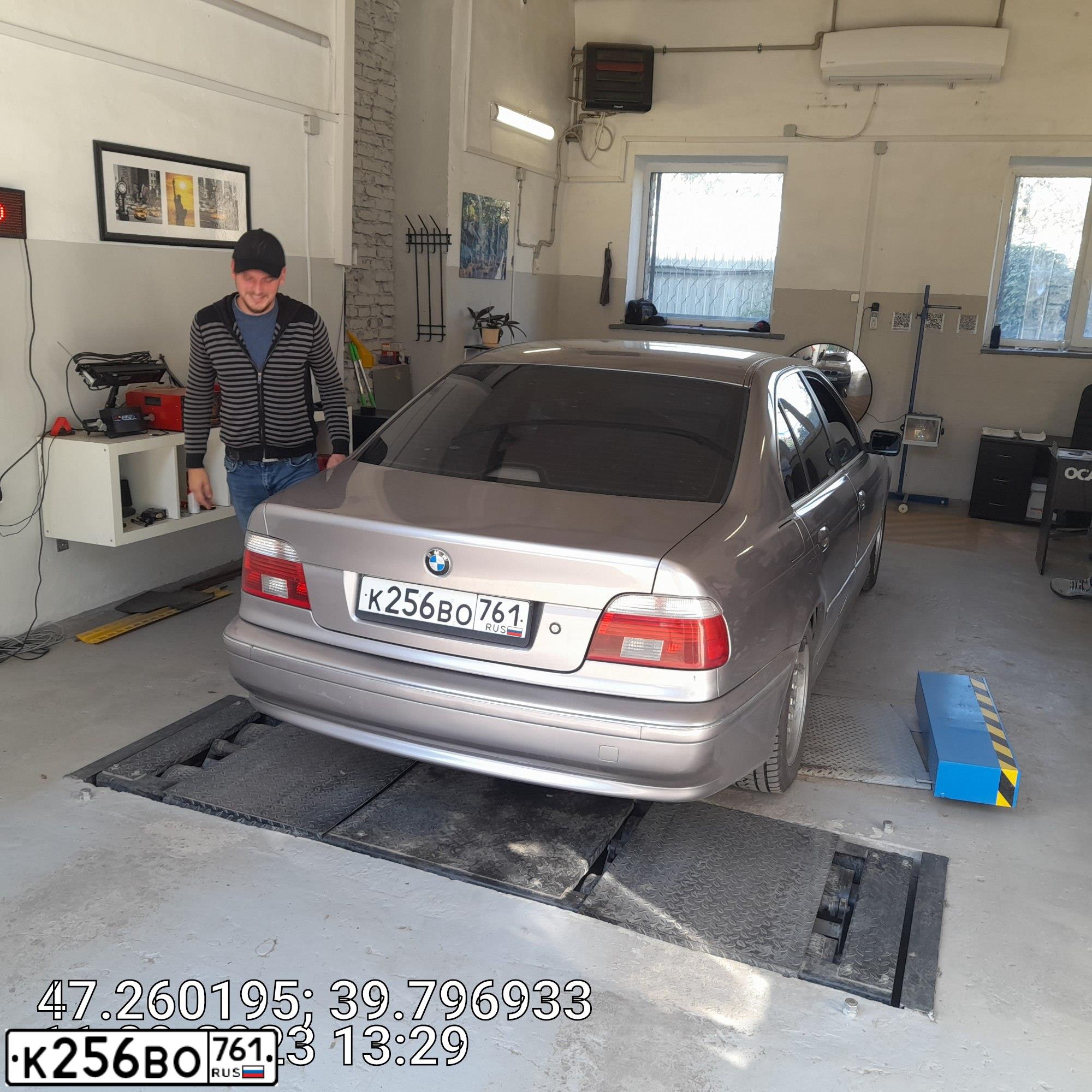 Фото автомобиля BMW 523I, 1997 — госномер К690ВМ181. Цвет: БЕЛЫЙ СЕРЫЙ