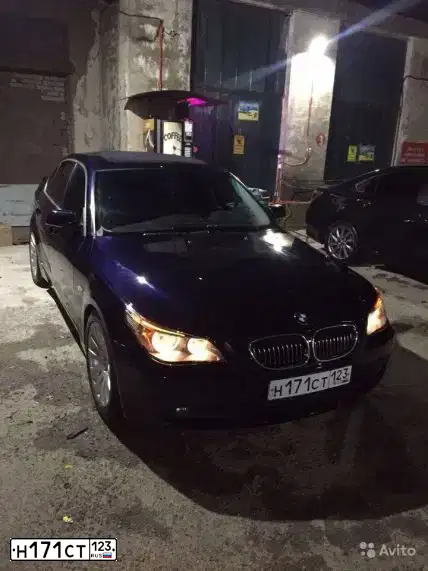 Фото автомобиля BMW SERIE 5, 2003 — госномер О294УК134. Цвет: Темно-синий