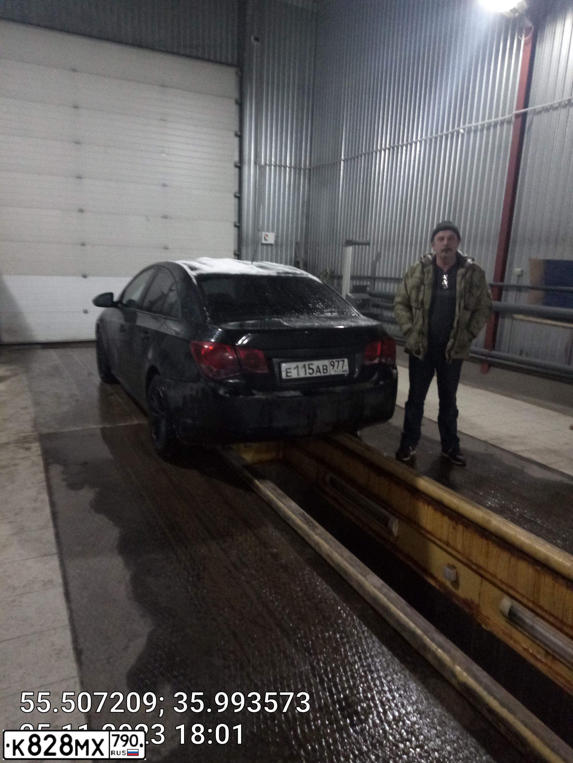 Фото автомобиля CHEVROLET CRUZE, 2011 — госномер Е115АВ977. Цвет: ЧЕРНЫЙ