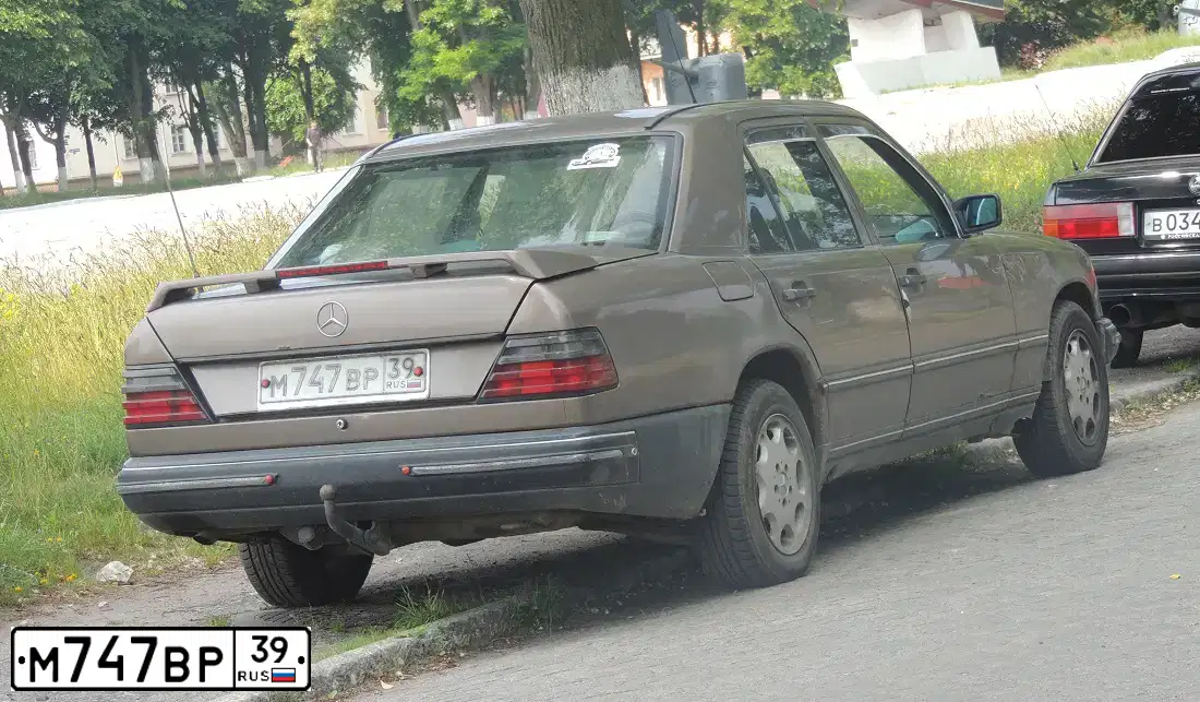 Фото автомобиля МЕРСЕДЕС 200 D, 1987 — госномер М747ВР39. Цвет: КОРИЧНЕВЫЙ