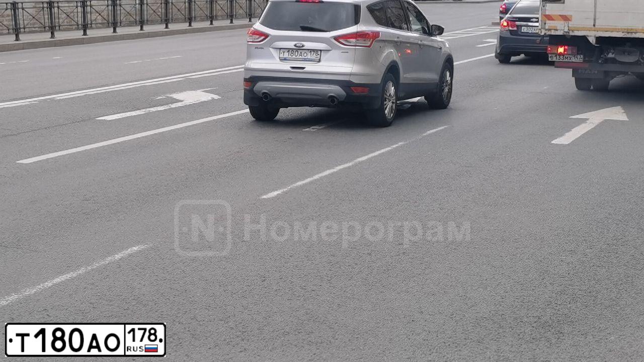 Фото автомобиля FORD KUGA, 2014 — госномер М627АМ53. Цвет: СЕРЕБРИСТЫЙ